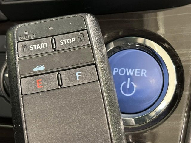 �y�X�}�[�g�L�[�z�J�o����|�P�b�g�ɓ��ꂽ�܂܂ł��h�A�̎{���E�������\�ȃX�}�[�g�L�[�𑕔��B�G���W���̃I���E�I�t�����J�M�����o���K�v����������Ƃ��Ă��֗��ł���