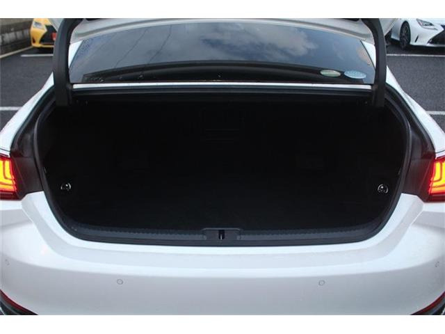 ���Ǝҗl�ւ̔̔��͂��f�肳���Ă��������܂��B �Ԍ������ԗ��̏ꍇ�́A�Ԍ����擾�������x�������z�ŕ\�����Ă���܂��B