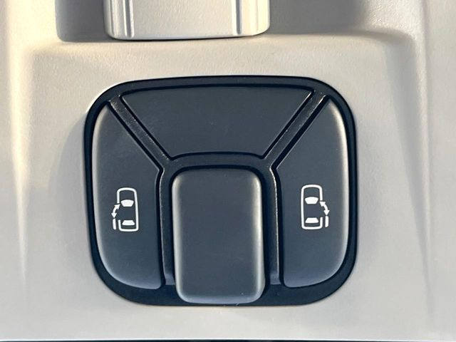 �y�����p���[�X���C�h�h�A�z�L�[��^�]�Ȃ̃X�C�b�`�Ō�ȗ����X���C�h�h�A�̊J���\���d��������͂����ăh�A���J����K�v�������A�����Ȃ��q�l�ł��ȒP�ɊJ���߂ł����K�ł���