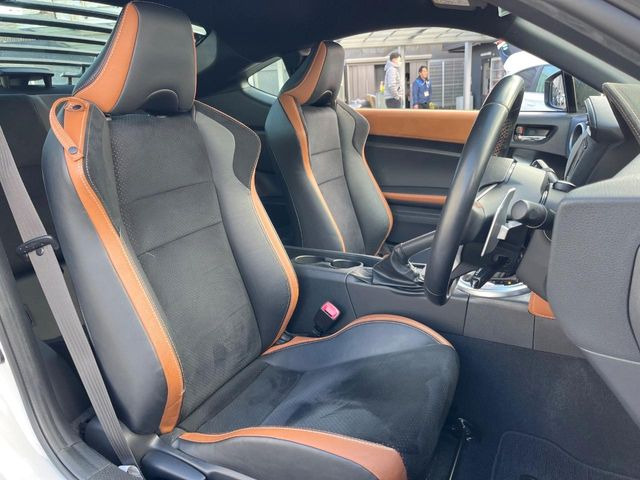 �y��p�X�|�[�c�V�[�g�z�z�[���h���ɗD��A�J�[�u���̑̂������}�����Ă���܂��B�܂��A�̂Ƀt�B�b�g���邩�獘��w�������ɂ����A�����O�h���C�u�⍂�����s�ł����K�ɂ��߂������������܂���