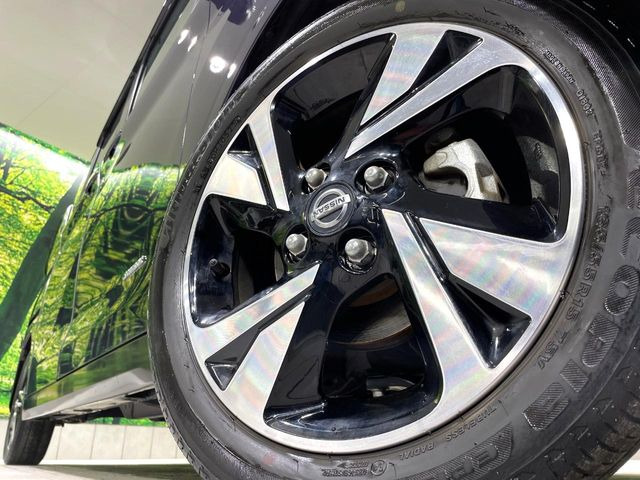 �y����15�C���`�A���~�z�C�[���z�O�ςɃ}�b�`���������A���~�z�C�[���𑕒����Ă���܂��B�e��ЊO�A���~�z�C�[����A�X�^�b�h���X�^�C�����戵�����Ă���܂��B���񂲑��k����������