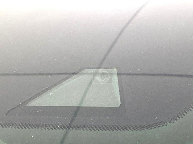 �y�g���^�Z�[�t�e�B�Z���X�z���s���ɑO���̎ԗ�����F�����A�Փ˂������Ȏ��͌x��ƃu���[�L�ŏՓˉ���Ɣ�Q�y�����A�V�X�g�B�����S�Ƀh���C�u�����y���݂��������܂��B