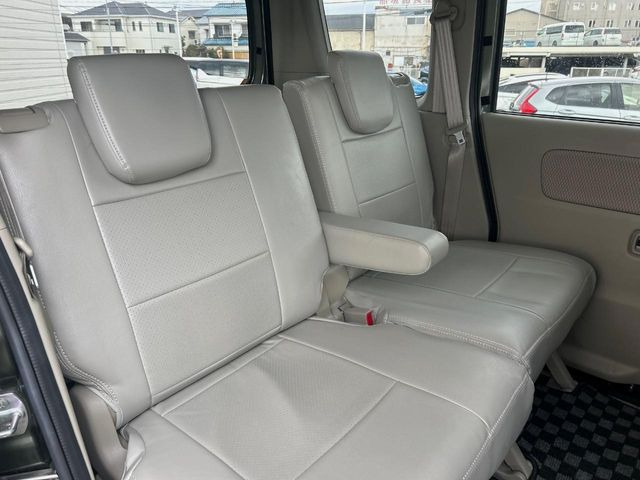 �L�X�Ƃ���2��ڃV�[�g�͋��Z���������A���S�n�����K!�F�B��Ƒ��Ƃ̂��o�����ɂ҂�����ł��B�x�r�[�V�[�g��`���C���h�V�[�g�g�p�������K�ɂ��߂�������������\���ȋ�Ԃ��m�ۂ��Ă��܂��B