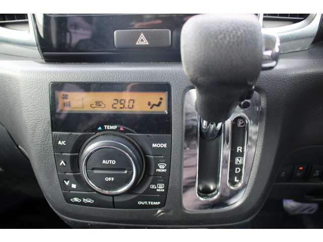 �I�[�g�G�A�R��