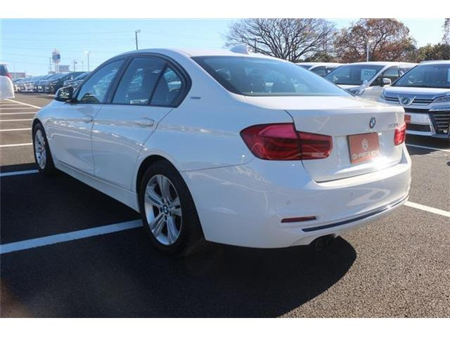 ���Ǝҗl�ւ̔̔��͂��f�肳���Ă��������܂��B �Ԍ������ԗ��̏ꍇ�́A�Ԍ����擾�������x�������z�ŕ\�����Ă���܂��B