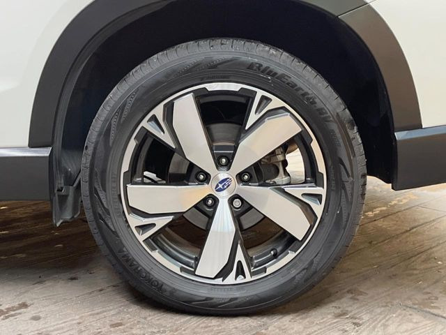 �y����18�C���`�A���~�z�C�[���z�O�ςɃ}�b�`���������A���~�z�C�[���𑕒����Ă���܂��B�e��ЊO�A���~�z�C�[����A�X�^�b�h���X�^�C�����戵�����Ă���܂��B���񂲑��k����������