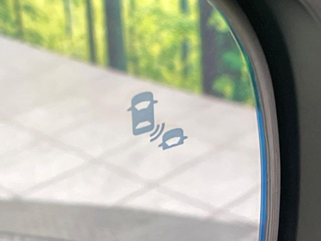 �y�u���C���h�X�|�b�g�C���t�H���[�V�����z���s���A�h�A�~���[�̎��p�ɂȂ�₷���ӏ��Ɍ㑱�Ԃ��ڋ߂���ƃT�C�h�~���[�t�߂Ɍx����\���A�h���C�o�[�ɒ��ӊ��N�����Ă���܂��B