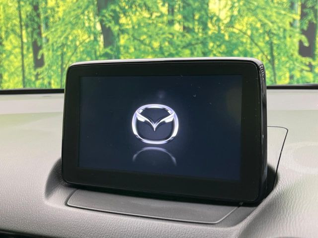 �y�}�c�_�R�l�N�g�i�r�z�ԓ��̕��͋C�Ƀ}�b�`������̌^�^�C�v�̃i�r�B�e����q�ݒ��Bluetooth�Đ����A�l�X�ȋ@�\���y���߂܂��B�����I�ȃ_�C�������삪�\�ŁA�g��������ǍD�ł��B