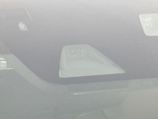 �y�X�}�[�g�u���[�L�T�|�[�g�z���s���ɑO���̎ԗ�����F�����A�Փ˂������Ȏ��͌x��ƃu���[�L�ŏՓˉ���Ɣ�Q�y�����A�V�X�g�B�����S�Ƀh���C�u�����y���݂��������܂��B