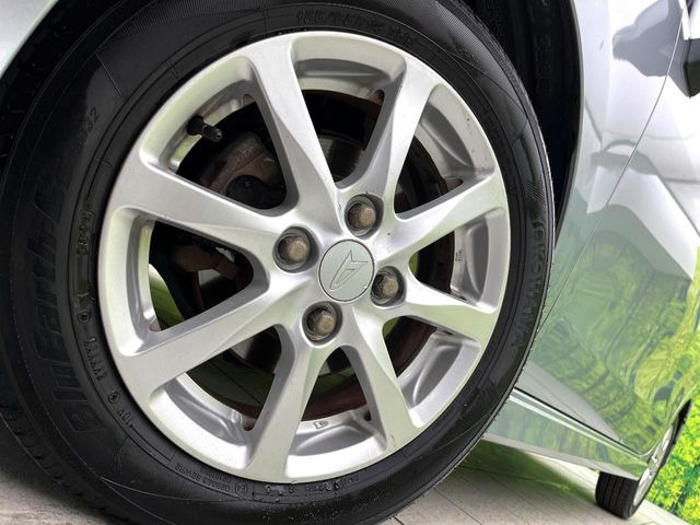 �y����14�C���`�A���~�z�C�[���z�O�ςɃ}�b�`���������A���~�z�C�[���𑕒����Ă���܂��B�e��ЊO�A���~�z�C�[����A�X�^�b�h���X�^�C�����戵�����Ă���܂��B���񂲑��k����������