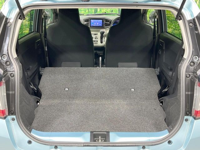 ���i�̂���������ʋ΁A���}���ɏ\���ȉ׎��X�y�[�X���m�ۂ��Ă���܂��B�Z�J���h�V�[�g��|���ƁA�傫�ȉו��̐ύڂ��\�ł���