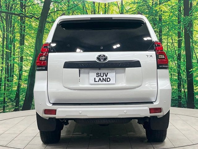 安心の最長10年・走行無制限保証(有償)をご用意。保証内容も充実はもちろん、無料点検&オイル交換や、年中無休の全国・24時間ロードサービスも付帯されておりますのでご安心下さい。