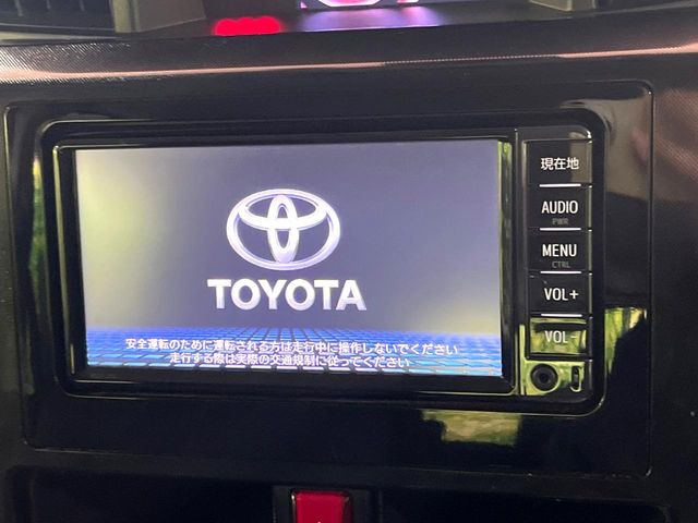 �y�����i�r�z�l�C�̏����i�r�𑕔����Ă���܂��B�i�r�̎g���₷���͂������A�I�[�f�B�I�@�\���[��!�L�����v�◷�s�͂������A�ʋ΂┃�����ȂǕ��i�̃h���C�u���y�����Ȃ�͂���