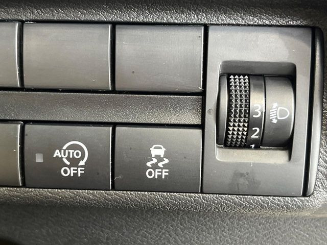 �y������h�~���u�z�ԗ��̉���������m����ƁA�����I�Ɏԗ��̐i�s������ۂ悤�Ɏԗ��𐧌䂵�܂��B�J�̓��ȂǊ���₷���H�ʏ󋵂ł����S�ȉ^�]���\�ł��B