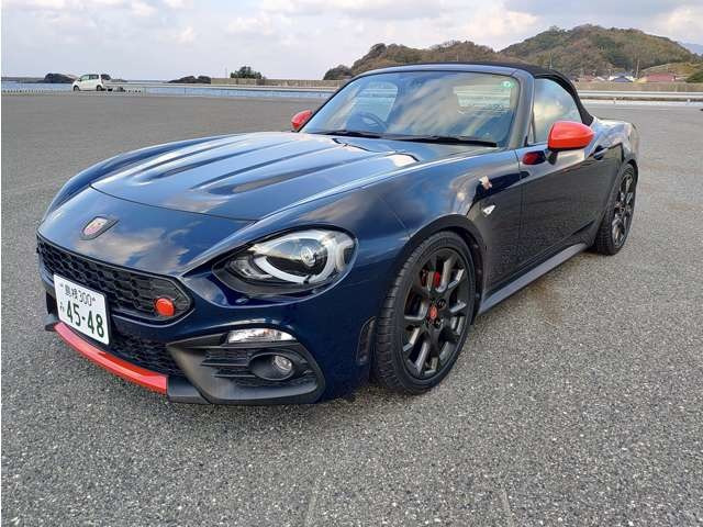 アバルト124スパイダー1.4