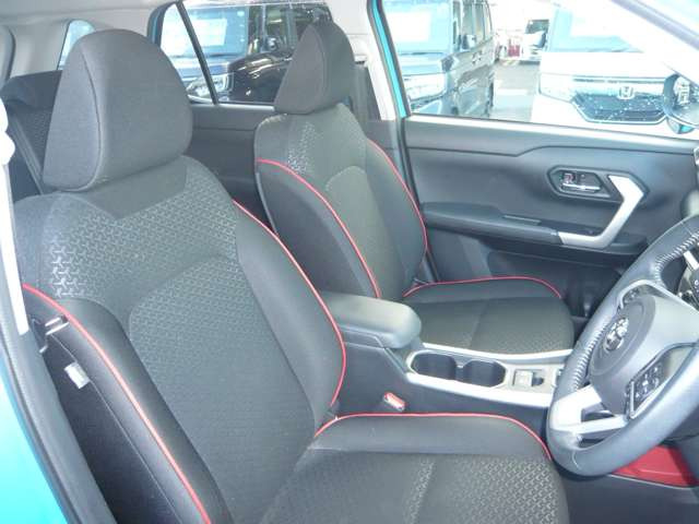 �O������͑z�������Ȃ��قǍL���ԓ���Ԃł��B�������ƍ���܂��B�^�]�Ȃɂ̓V�[�g���t�^�[���t���Ă��܂��̂ō����ɂ��킹�ăh���C�r���O�|�W�V���������߂��܂��B