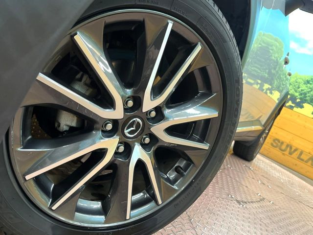 �y����18�C���`�A���~�z�C�[���z�O�ςɃ}�b�`���������A���~�z�C�[���𑕒����Ă���܂��B�e��ЊO�A���~�z�C�[����A�X�^�b�h���X�^�C�����戵�����Ă���܂��B���񂲑��k����������