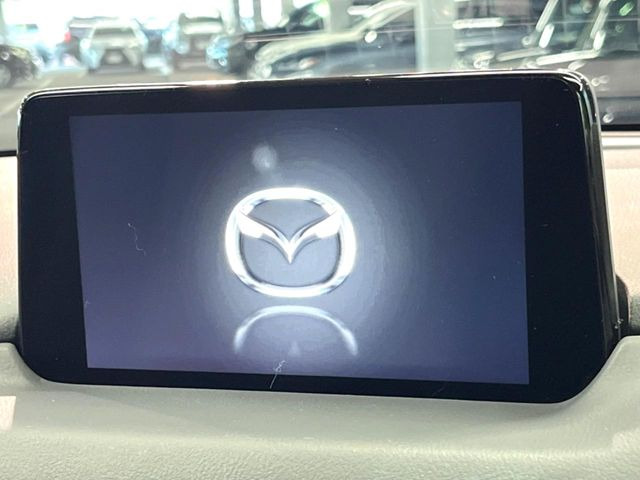 �y8�C���`�}�c�_�R�l�N�g�z�ԓ��̕��͋C�Ƀ}�b�`������^�̃f�B�X�v���C�B�X�}�z�ڑ��ł̃i�r�g�p��Bluetooth�Đ����A�l�X�ȋ@�\���y���߂܂��B�����I�ȃ_�C�������삪�\�ŁA�g��������ǍD�ł��B