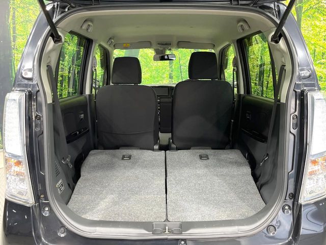 ���i�̂���������ʋ΁A���}���ɏ\���ȉ׎��X�y�[�X���m�ۂ��Ă���܂��B�Z�J���h�V�[�g��|���ƁA�傫�ȉו��̐ύڂ��\�ł���