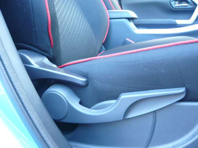 �^�]�Ȃɂ̓V�[�g���t�^�[���t���Ă��܂��̂ō����ɂ��킹�ăh���C�r���O�|�W�V���������߂��܂��B