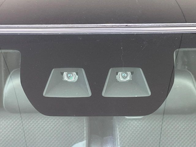 �y�X�}�[�g�A�V�X�g�z���s���ɑO���̎ԗ�����F�����A�Փ˂������Ȏ��͌x��ƃu���[�L�ŏՓˉ���Ɣ�Q�y�����A�V�X�g�B�����S�Ƀh���C�u�����y���݂��������܂��B