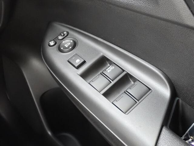 �d���i�[���h�A�~���[�E�p���[�E�B���h�E�������Ă��܂��B