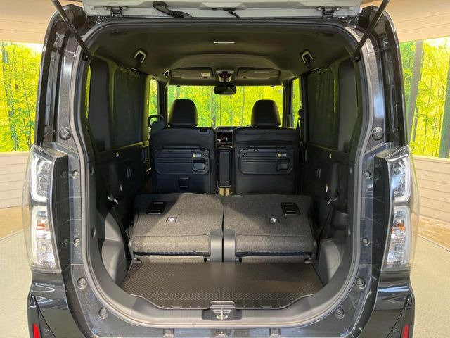 ���i�̂���������ʋ΁A���}���ɏ\���ȉ׎��X�y�[�X���m�ۂ��Ă���܂��B�Z�J���h�V�[�g��|���ƁA�傫�ȉו��̐ύڂ��\�ł���