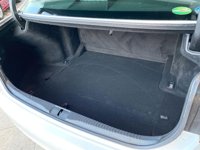 ���i�̂���������ʋ΁A���}���ɏ\���ȉ׎��X�y�[�X���m�ۂ��Ă���܂��B