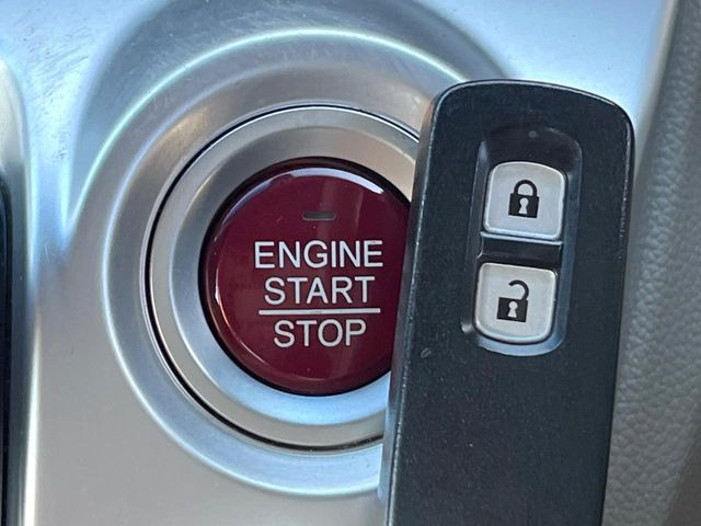 �y�L�[���X�X�^�[�g�V�X�e���z�J�o����|�P�b�g�ɓ��ꂽ�܂܂ł��h�A�̎{���E�������\�ȃX�}�[�g�L�[�𑕔��B�G���W���̃I���E�I�t�����J�M�����o���K�v����������Ƃ��Ă��֗��ł���c