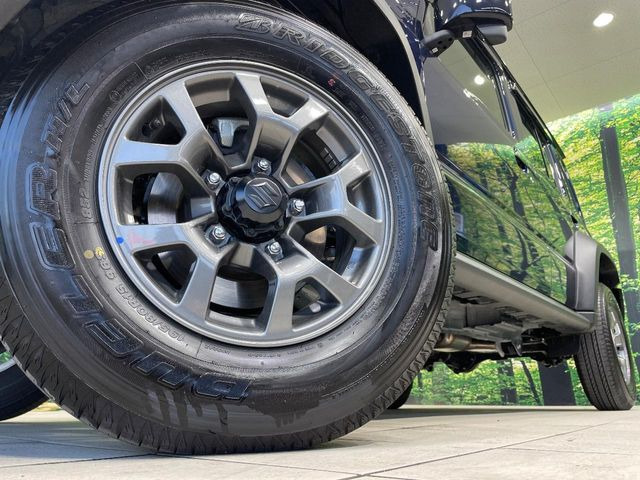 �y����15�C���`�A���~�z�C�[���z�O�ςɃ}�b�`���������A���~�z�C�[���𑕒����Ă���܂��B�e��ЊO�A���~�z�C�[����A�X�^�b�h���X�^�C�����戵�����Ă���܂��B���񂲑��k����������