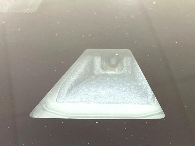 �yi-ACTIVESENSE�z���s���ɑO���̎ԗ�����F�����A�Փ˂������Ȏ��͌x��ƃu���[�L�ŏՓˉ���Ɣ�Q�y�����A�V�X�g�B�����S�Ƀh���C�u�����y���݂��������܂��B