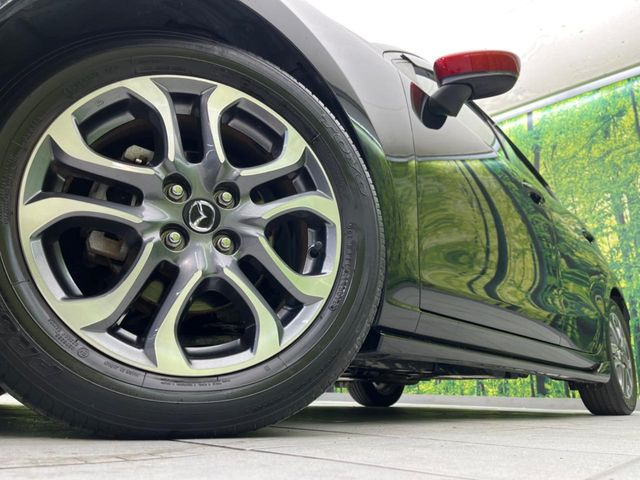 �y����16�C���`�A���~�z�C�[���z�O�ςɃ}�b�`���������A���~�z�C�[���𑕒����Ă���܂��B�e��ЊO�A���~�z�C�[����A�X�^�b�h���X�^�C�����戵�����Ă���܂��B���񂲑��k����������