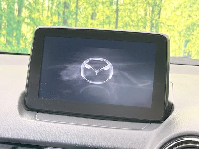 �y�}�c�_�R�l�N�g�i�r�z�ԓ��̕��͋C�Ƀ}�b�`������̌^�^�C�v�̃i�r�B�e����q�ݒ��Bluetooth�Đ����A�l�X�ȋ@�\���y���߂܂��B�����I�ȃ_�C�������삪�\�ŁA�g��������ǍD�ł��B