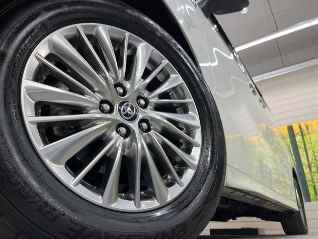 �y�����A���~�z�C�[���z�O�ςɃ}�b�`���������A���~�z�C�[���𑕒����Ă���܂��B�e��ЊO�A���~�z�C�[����A�X�^�b�h���X�^�C�����戵�����Ă���܂��B���񂲑��k����������