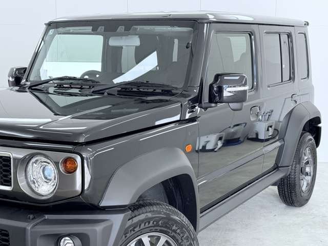 ��������ƃ����e�i���X���ꂽ�{�f�B�́A�F�����������Y��ȏ�Ԃ�ۂ��Ă���܂���