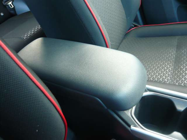 �V�[�g������H�v����^�]�肪�g���Ղ��悤�Ƀf�U�C������Ă��܂��B