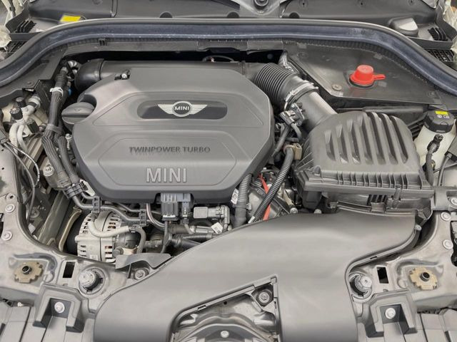 �����X�ł́A�e���[�J�[�̐�p�f�f�e�X�^�[�𓱓��B���Ǝ��i�����e�N�j�J���X�^�b�t���풓���Ă���܂��̂ŁA������̍ۂɂ����S���Ă����p���������܂��B