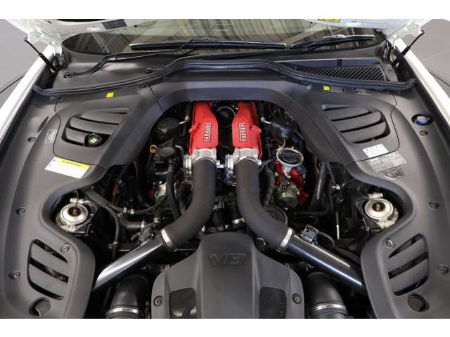 3.9L V�^8�C��DOHC�c�C���^�[�{�A610p s/77.5kgm�A