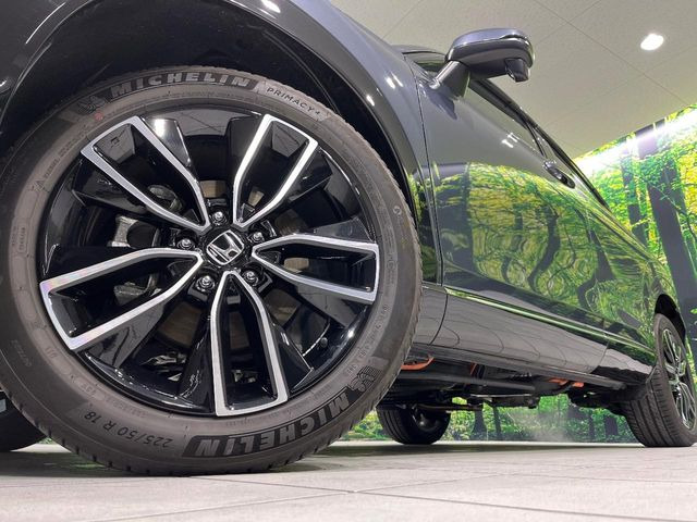 �y����18�C���`�A���~�z�C�[���z�O�ςɃ}�b�`���������A���~�z�C�[���𑕒����Ă���܂��B�e��ЊO�A���~�z�C�[����A�X�^�b�h���X�^�C�����戵�����Ă���܂��B���񂲑��k����������