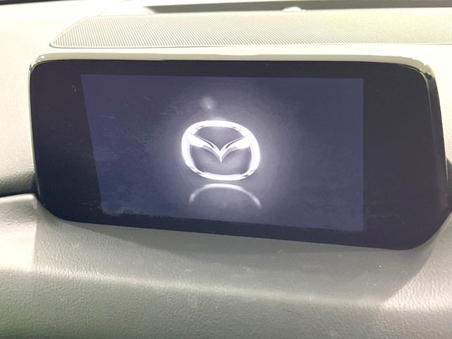 �y8�C���`�}�c�_�R�l�N�g�z�ԓ��̕��͋C�Ƀ}�b�`������^�̃f�B�X�v���C�B�X�}�z�ڑ��ł̃i�r�g�p��Bluetooth�Đ����A�l�X�ȋ@�\���y���߂܂��B�����I�ȃ_�C�������삪�\�ŁA�g��������ǍD�ł��B