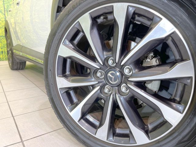 �y����18�C���`�A���~�z�C�[���z�O�ςɃ}�b�`���������A���~�z�C�[���𑕒����Ă���܂��B�e��ЊO�A���~�z�C�[����A�X�^�b�h���X�^�C�����戵�����Ă���܂��B���񂲑��k����������