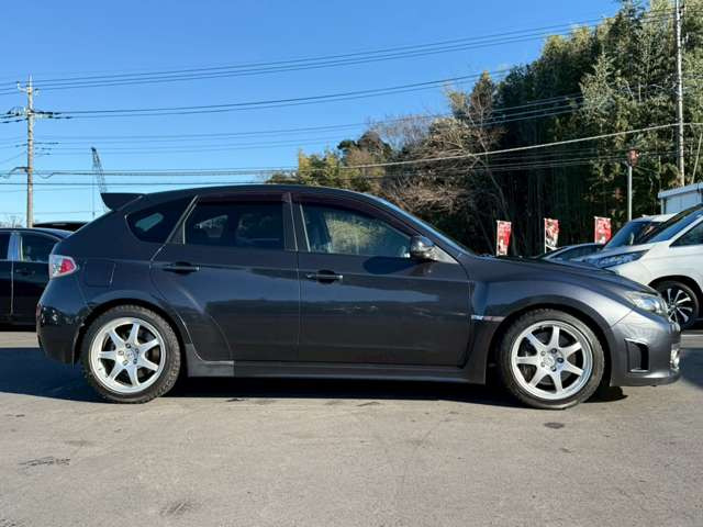 ���X�݌ɂ͊O���A�����N���[�j���O��ɓW�����A�����Ď��̏C�����̗L���A���[�^�[��������̗L������O�ҋ@�ւɂ�錟����S����{���Ă���܂��B�Ԍ��A�����A����h�������ЂőΉ��ł��܂��̂ł����S���������B