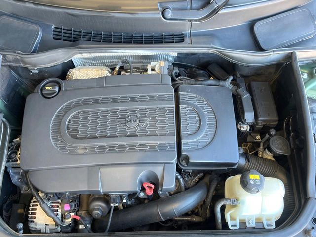 �����X�ł́A�e���[�J�[�̐�p�f�f�e�X�^�[�𓱓��B���Ǝ��i�����e�N�j�J���X�^�b�t���풓���Ă���܂��̂ŁA������̍ۂɂ����S���Ă����p���������܂��B