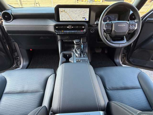 12.3�C���`�^�b�`�p�l���f�B�X�v���C�ET�R�l�N�g�E�i�r�ETV�EUSB �^�C�vC�EHDMI(�~���[�����N�\�ł�)