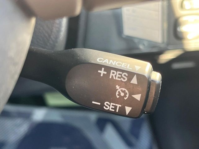 �y�N���[�Y�R���g���[���z�������H�����N���N���s�B�A�N�Z���𗣂��Ă���葬�x�ő��s���ł��A�������^�]���̕��S���y��!�����E�������ȒP�ȃX�C�b�`����Œ����ł��܂��B