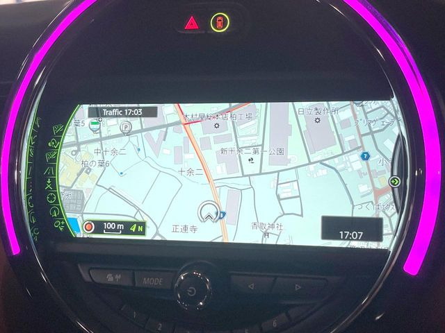 ��MINI�����i�r:��̊��̂���i�r�́A����������ԓ������o���Ă���܂��BBluetooth�Đ��ȂǃI�[�f�B�I�@�\���[�����Ă���܂��̂ŁA�^�]�����y���߂܂���