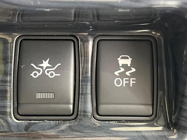 �y�C���e���W�F���g�G�}�[�W�F���V�[�u���[�L�z�t�����g�J�����őO���̎ԗ�����s�҂����m�B�Փ˂������Ȏ��͏Փ˔�Q�y���u���[�L���쓮�A�Փˉ�����T�|�[�g�B�����S�Ƀh���C�u�����y���݂��������܂��B