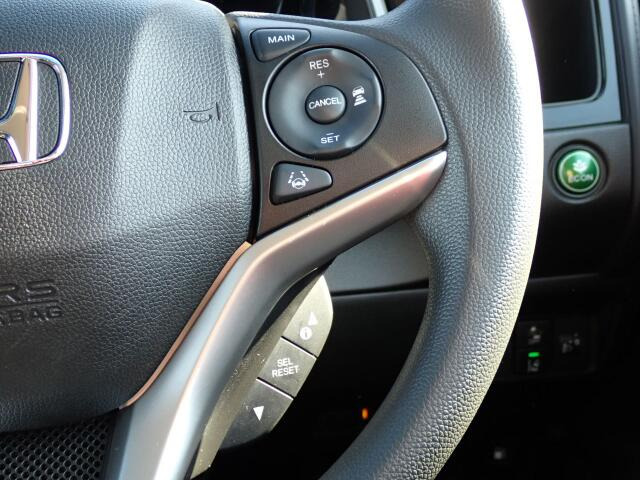 �y�N���[�Y�R���g���[���z�������H�ł̒��������s���y�Ɂ�A�N�Z���y�_���𓥂܂��Ɏԑ������ɕۂ��Ƃ��\�ł��B�O���̎ԗ������m���ĎԊԂ�ۂ悤�ɑ��x���߂��Ă���܂�!!