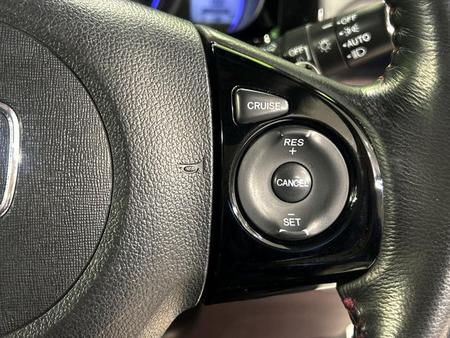 �y�N���[�Y�R���g���[���z�������H�����N���N���s�B�A�N�Z���𗣂��Ă���葬�x�ő��s���ł��A�������^�]���̕��S���y��!�����E�������ȒP�ȃX�C�b�`����Œ����ł��܂��B