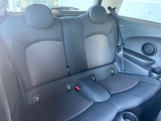 ���㕔���Ȃ��C�ɂȂ�悤�ȃL�Y�E�����ւ��蓙�A�傫�ȃ_���[�W�͂Ȃ��A�ǍD�ȏ�Ԃł��B